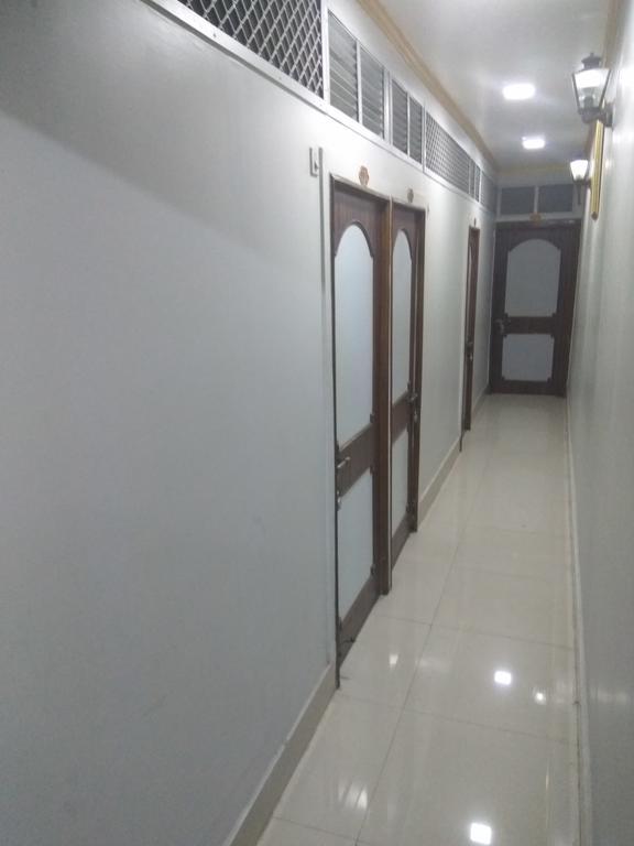 Hotel Rupali *