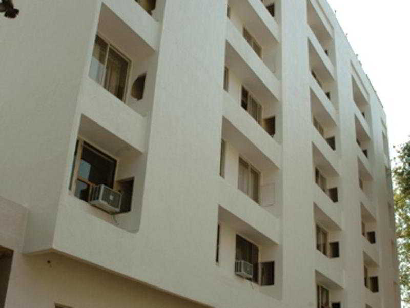 Hotel Juhu Plaza 3*