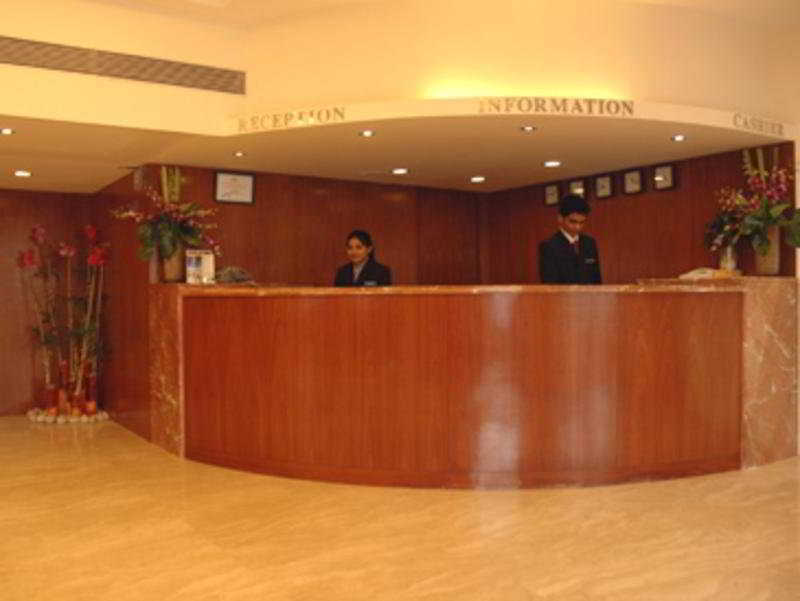 Juhu Plaza 3*