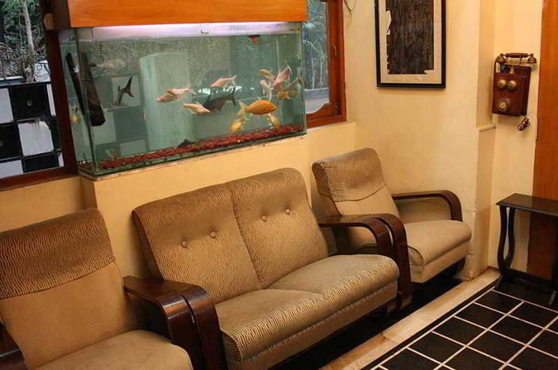 Hotel Fabexpress Highway Residency