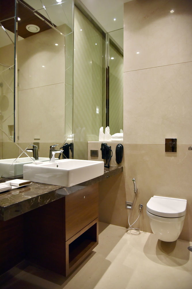 Hotel Niranta Airport Transit & Lounge Terminal 2 Arrivals 4*