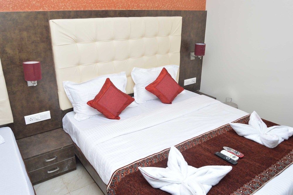 A. K. International - Hotel