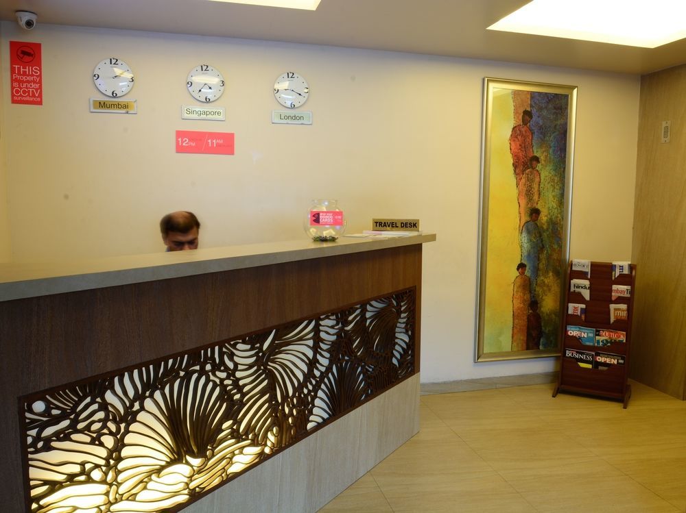 Hotel Oyo Premium Santacruz Station