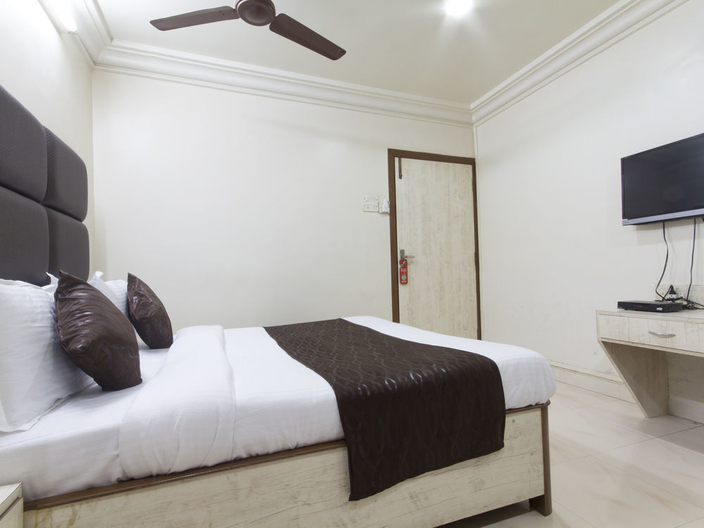 Hotel Oyo Chembur Monorail Station Mumbai