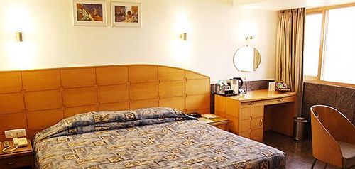 Ramee Guestline Khar Hotel
