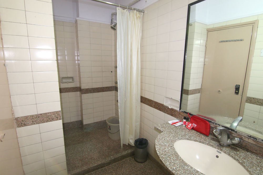 Hotel Lucky Goregaon