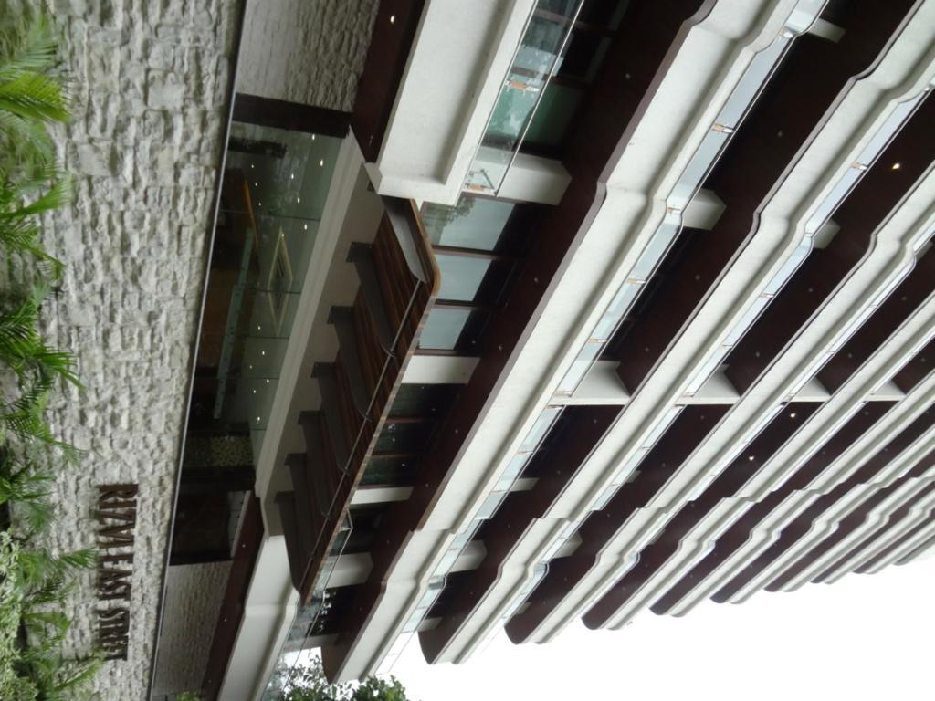 Laurent & Benon - Santacruz East 5*