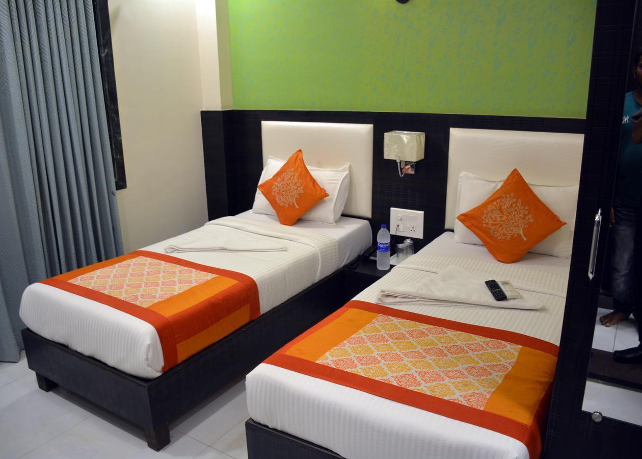 Avenue Hotel