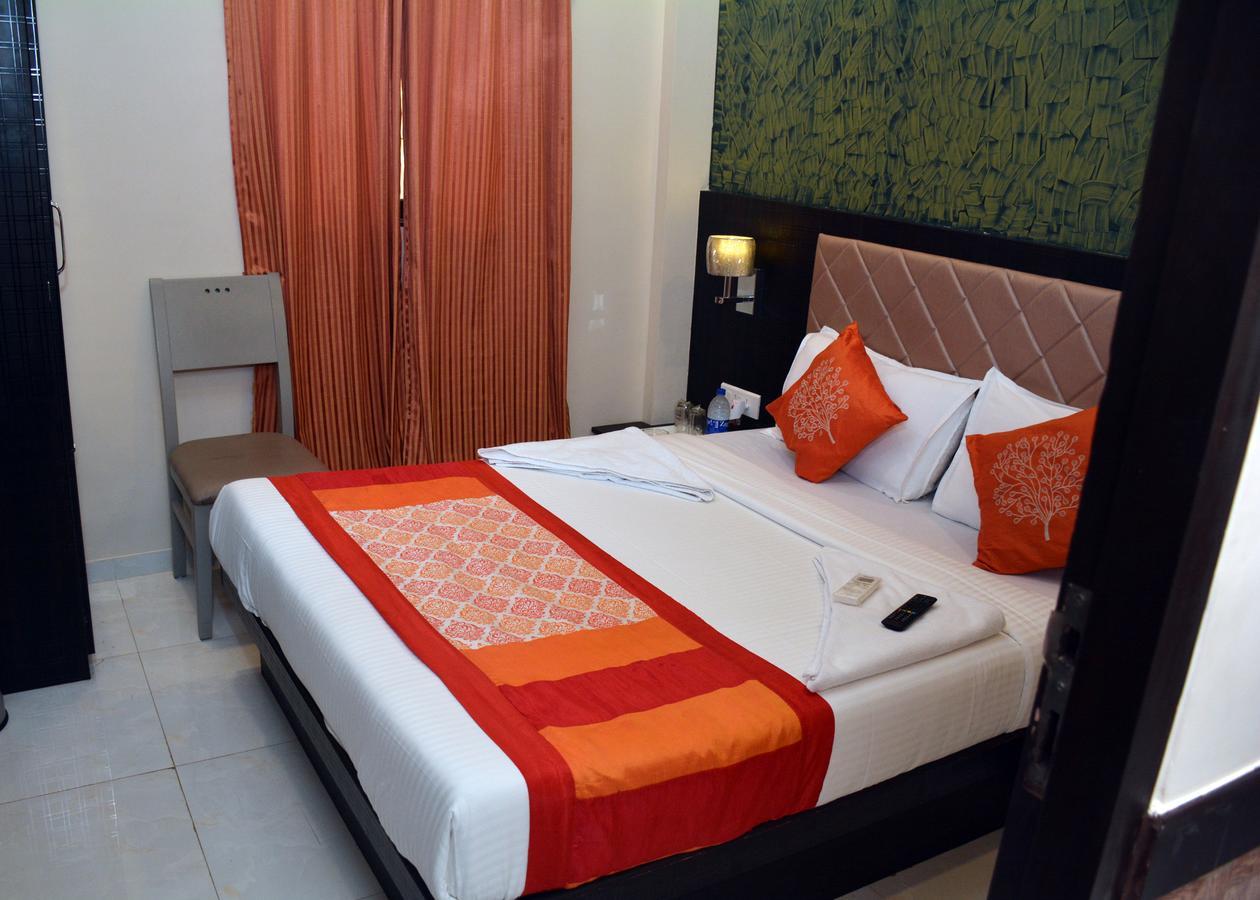 Avenue Hotel
