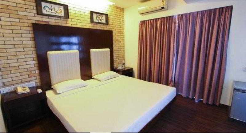 Fabhotel Savoy Airport 3*