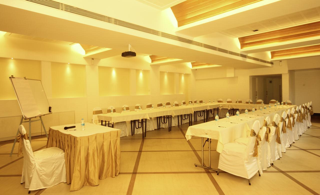 Suncity Premiere, Near To Airport Hotel 3*