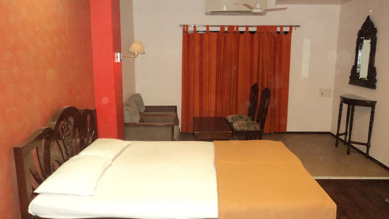 Hotel Benazeer