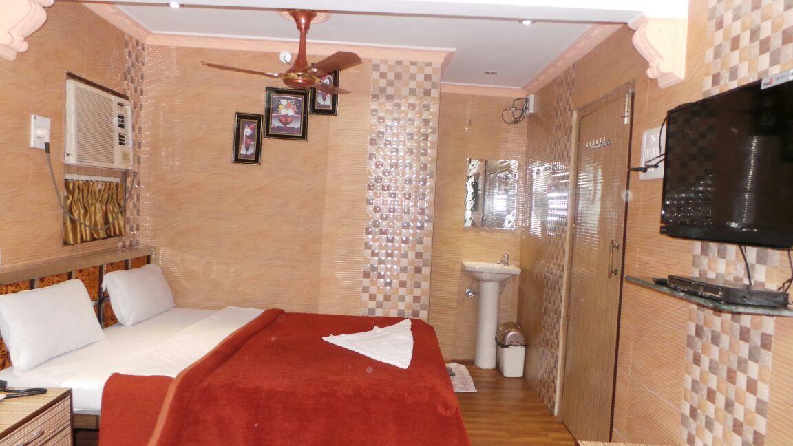 Shadab Palace Hotel