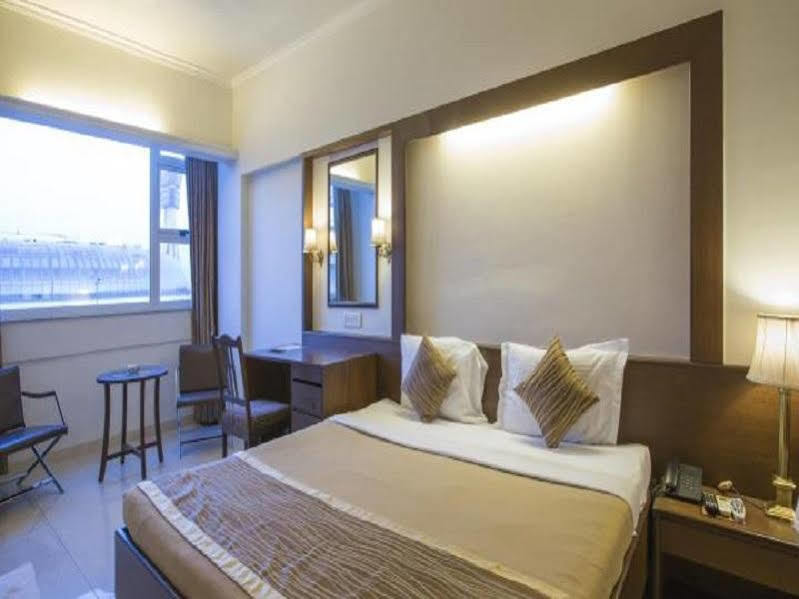 Hotel Avion 3*