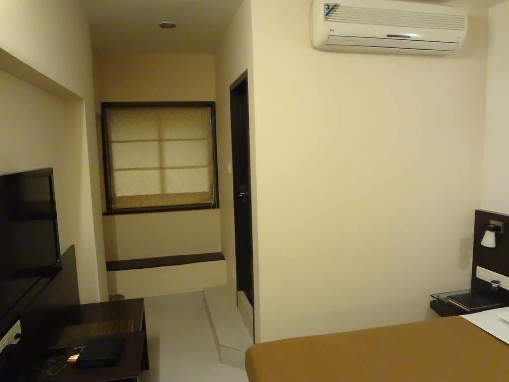 Rama Krishna Bed & Breakfast Mumbai