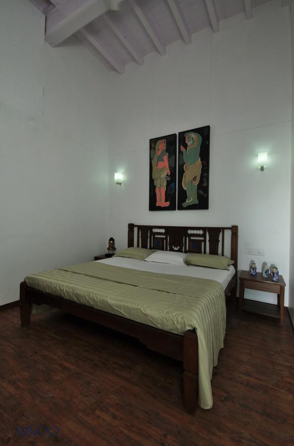 Carlton - Behind Taj Mahal Palace Colaba