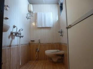 Broadway Colaba Hotel 2*