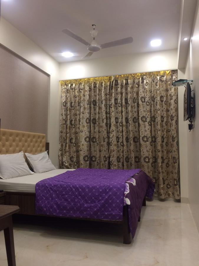 Antique - Colaba Hotel