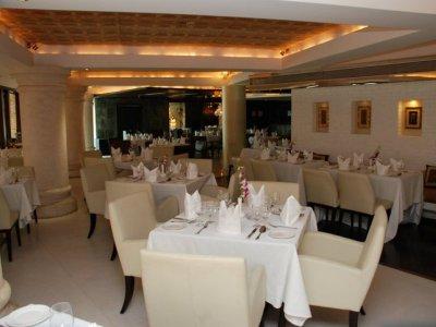 Hotel Peninsula Grand