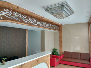Grandeur-near International Airport Hotel 3*