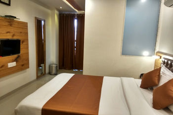 Grandeur-near International Airport Mumbai