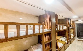 Awesome - Men Only Hostel