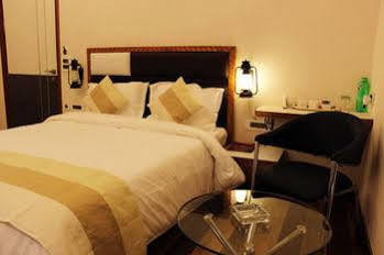 Fabhotel Midaas Comforts 3*