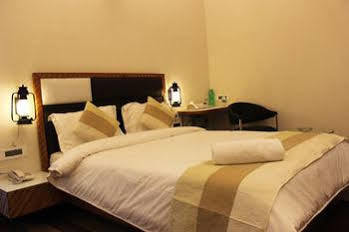 Fabhotel Midaas Comforts Hotel 3*