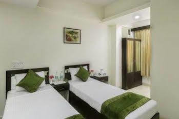 Fabhotel Midaas Comforts Hotel 3*