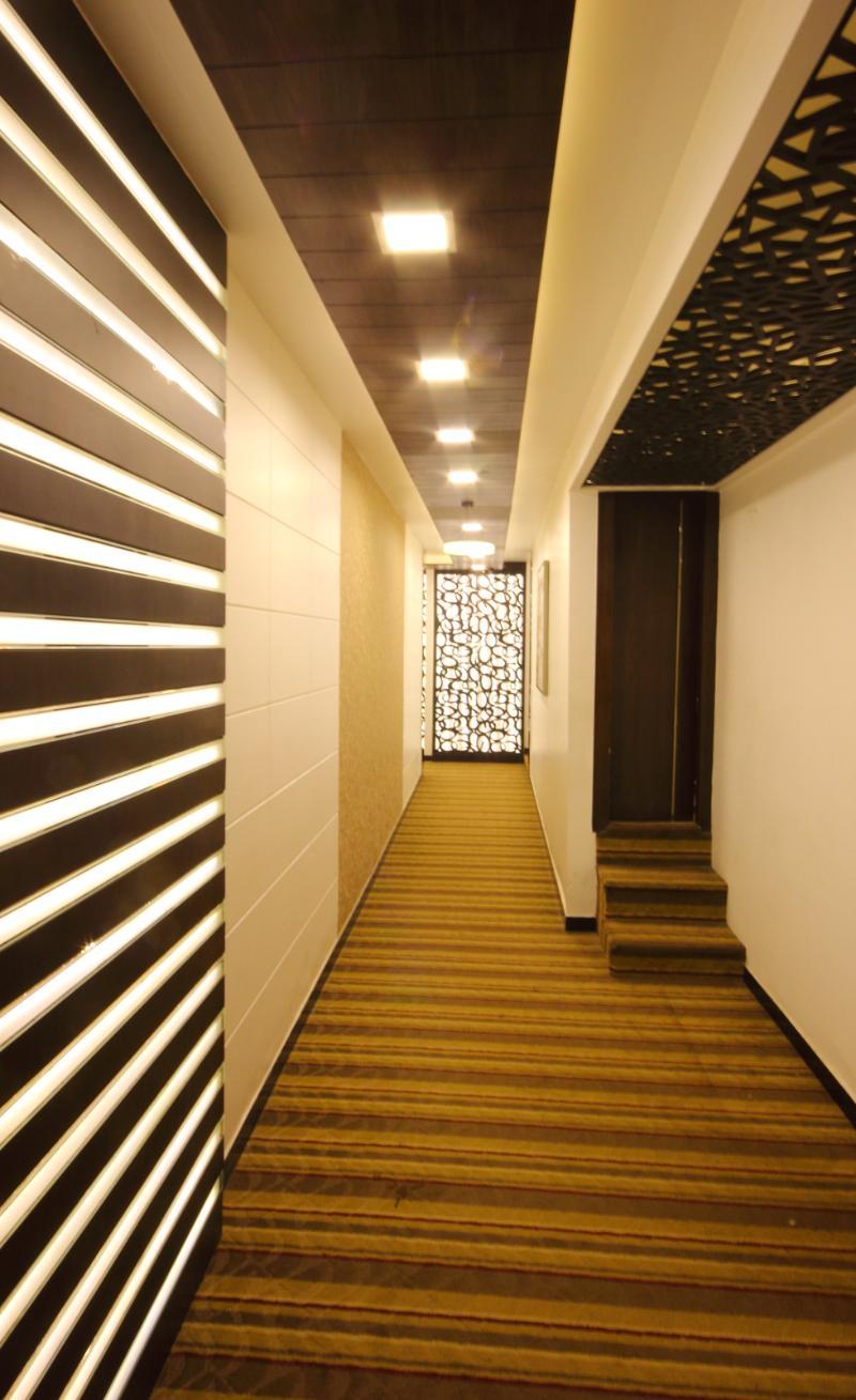 Supreme - Cuffe Parade 3*