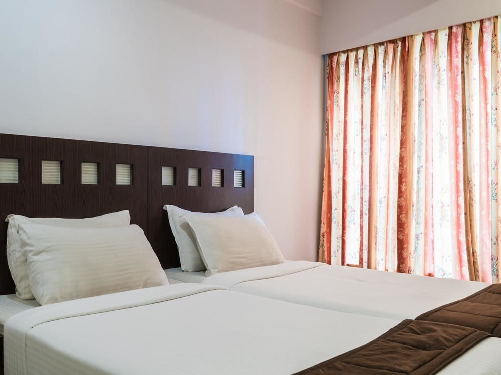 Hotel Fabhotel Savoy Airport 3*