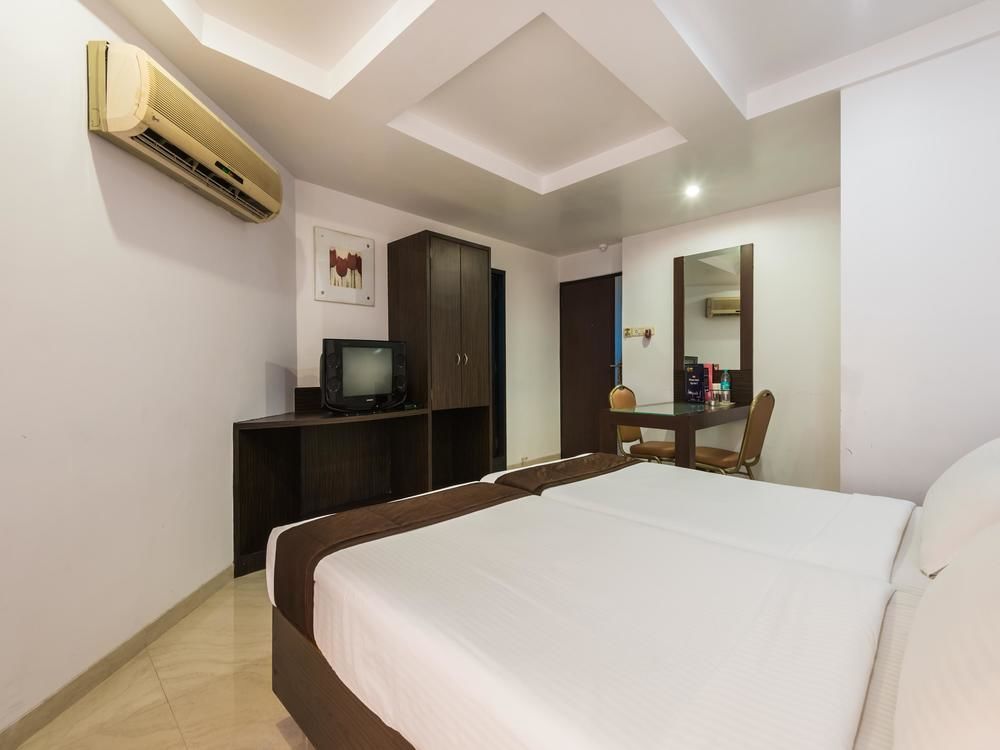 Hotel Fabhotel Savoy Airport 3*