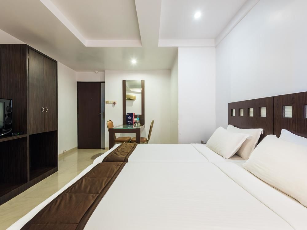 Hotel Fabhotel Savoy Airport 3*