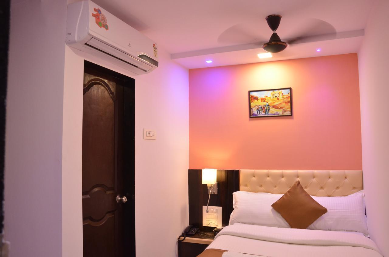 Hotel Airways Residency 3*