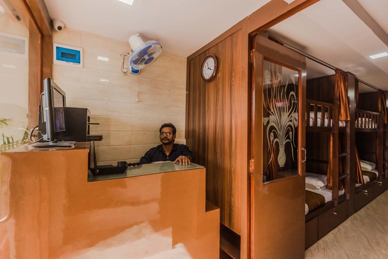 Hostel Awesome - Men Only *