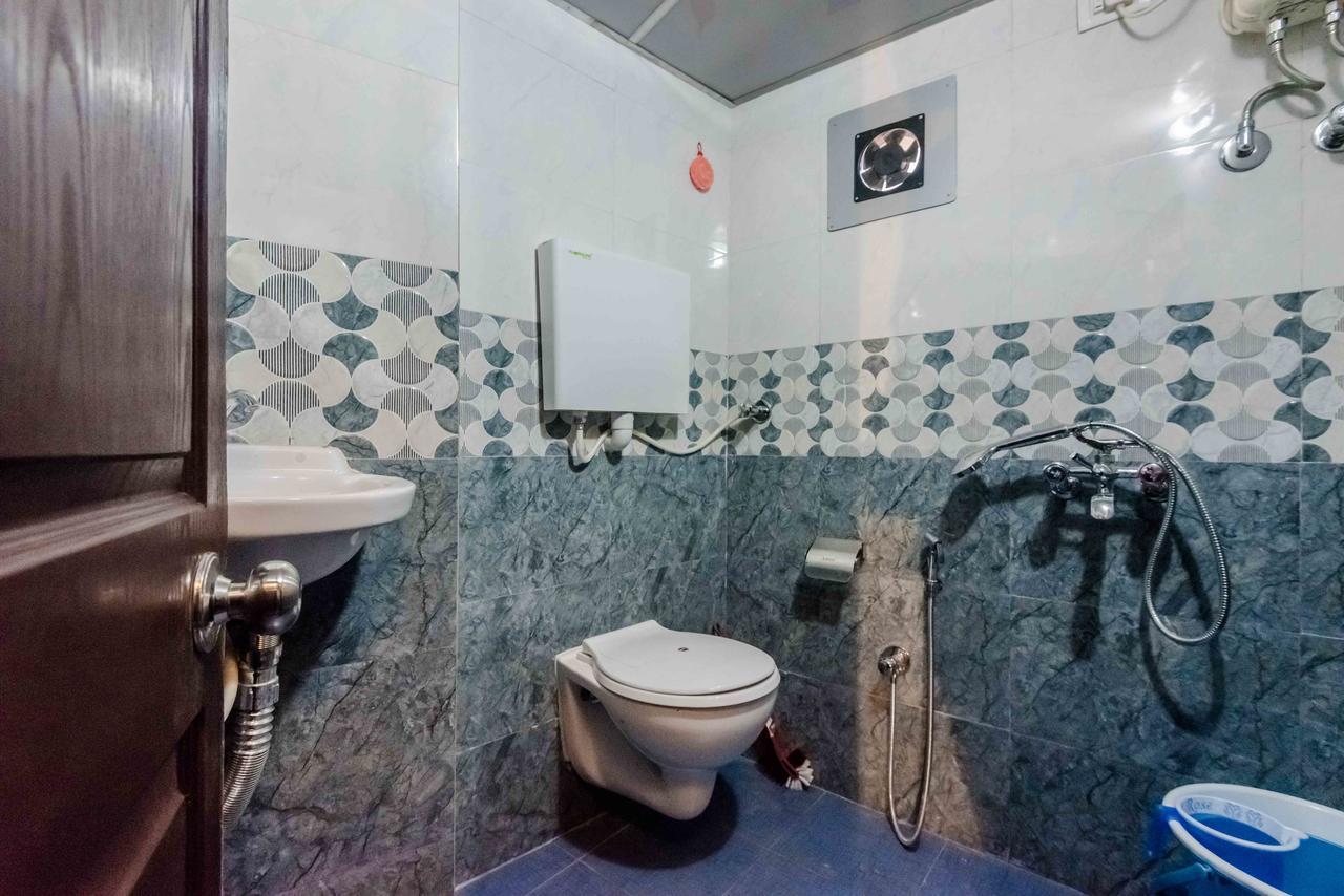 Hostel Awesome - Men Only *