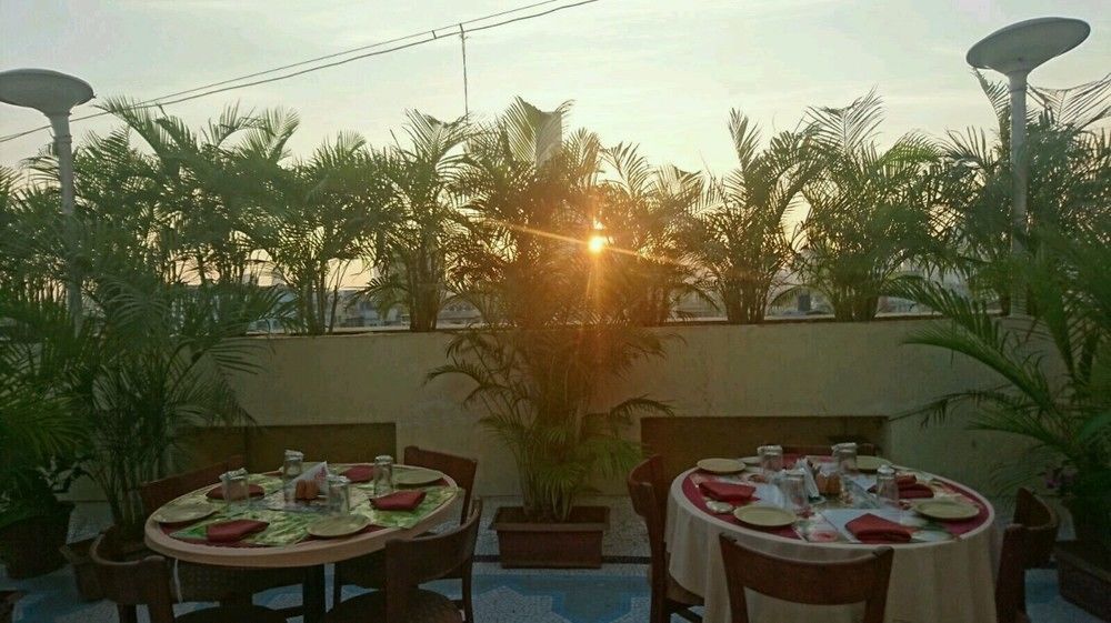 Hotel Mogul Palace - Near Masjid Bunder 3*