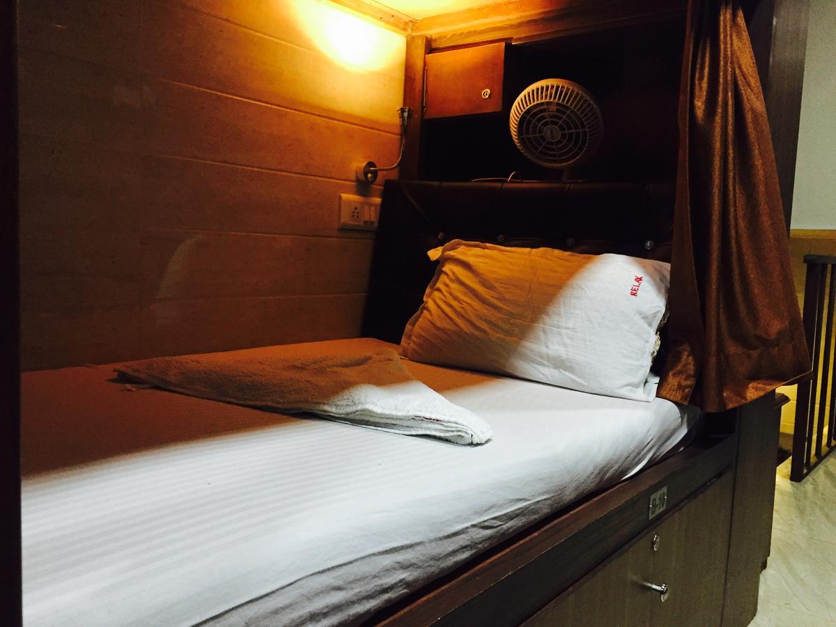 Hostel Awesome - Men Only *
