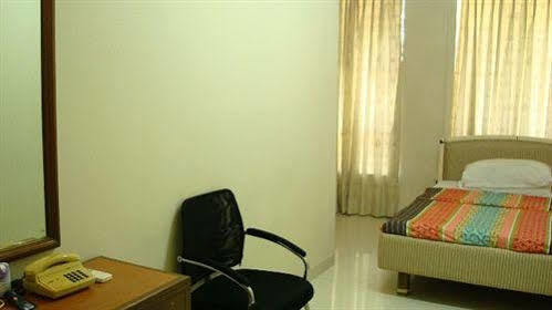 Hotel Bentley Churchgate 2*