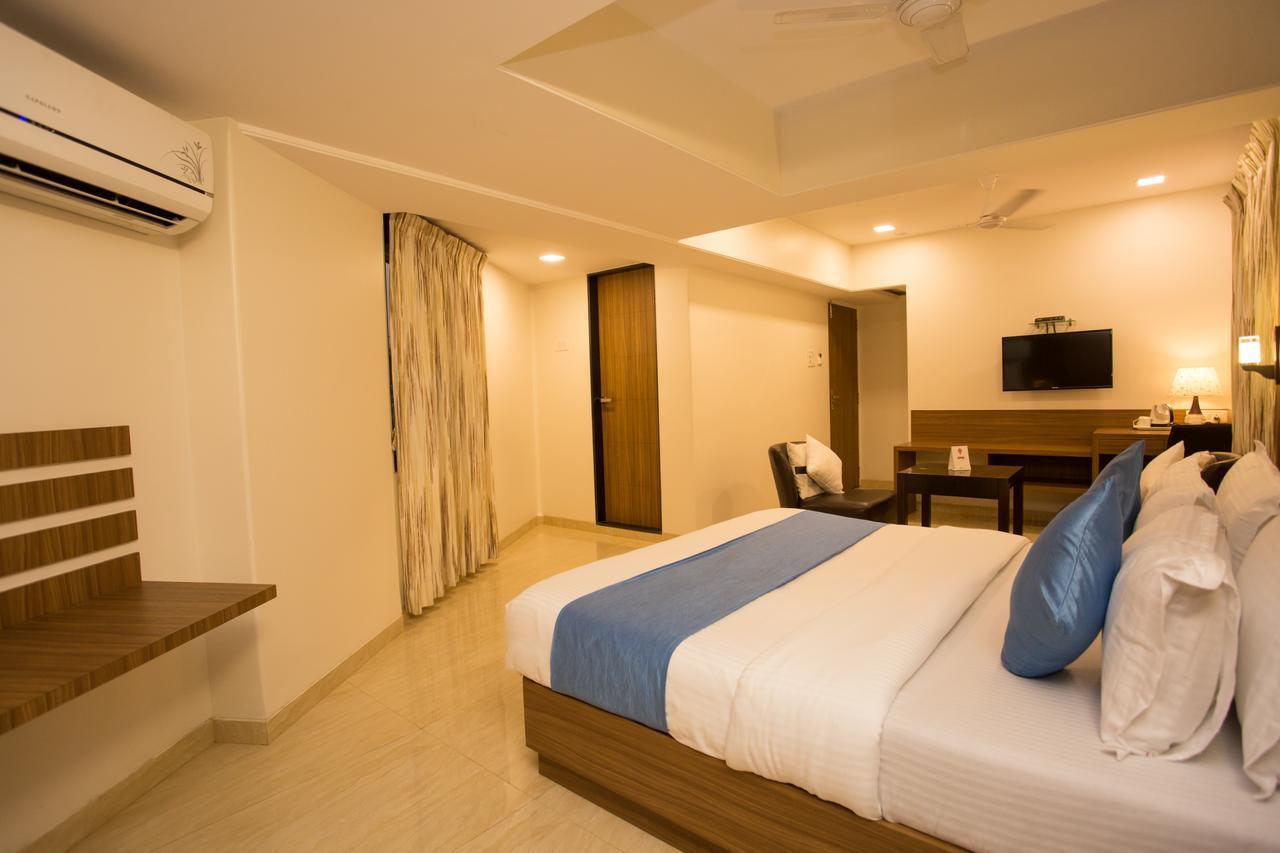 Hotel Oyo 8850 J K Regency