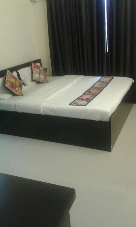 Bed & Breakfast Poonam Hieghts *