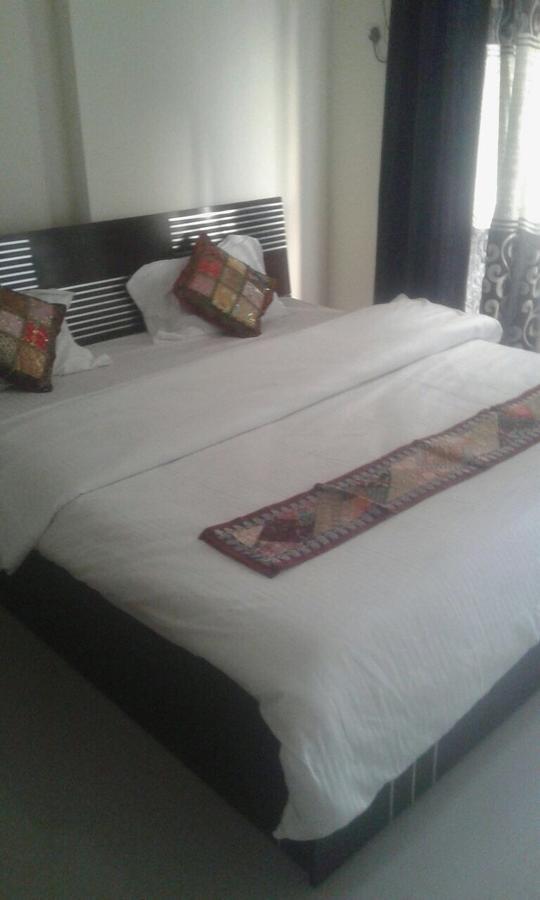 Bed & Breakfast Poonam Hieghts