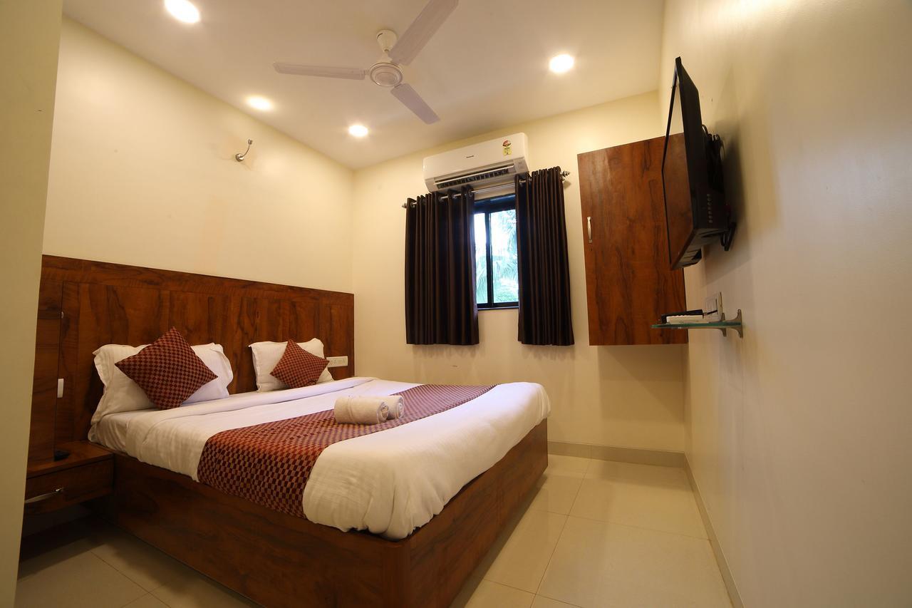 Hotel Oyo 8757 Prakash 3*