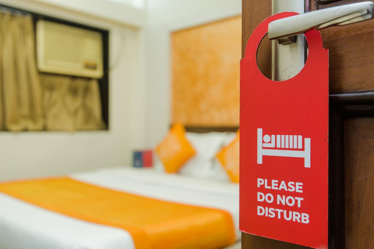 Hotel Oyo 18502 Flagship Sahar International 3*