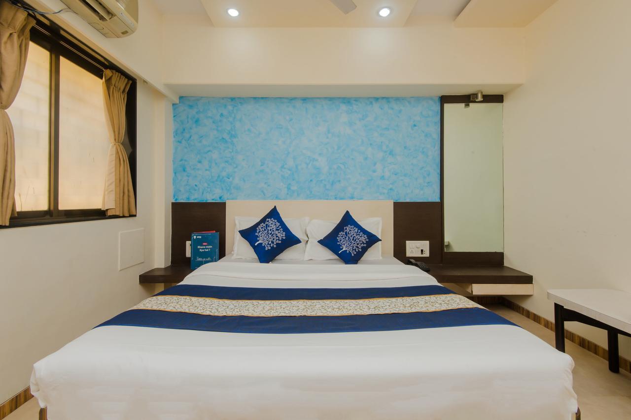 Hotel Oyo 18502 Flagship Sahar International 3*