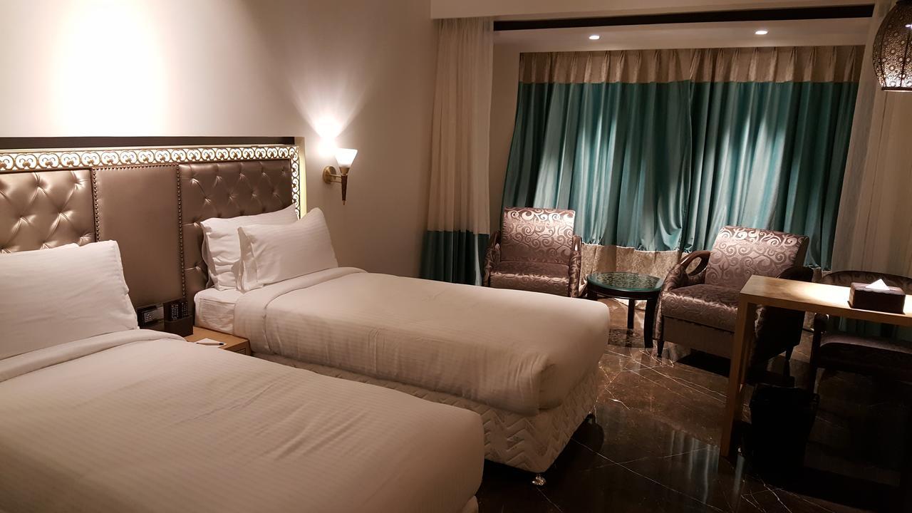 Peninsula Redpine Hotel