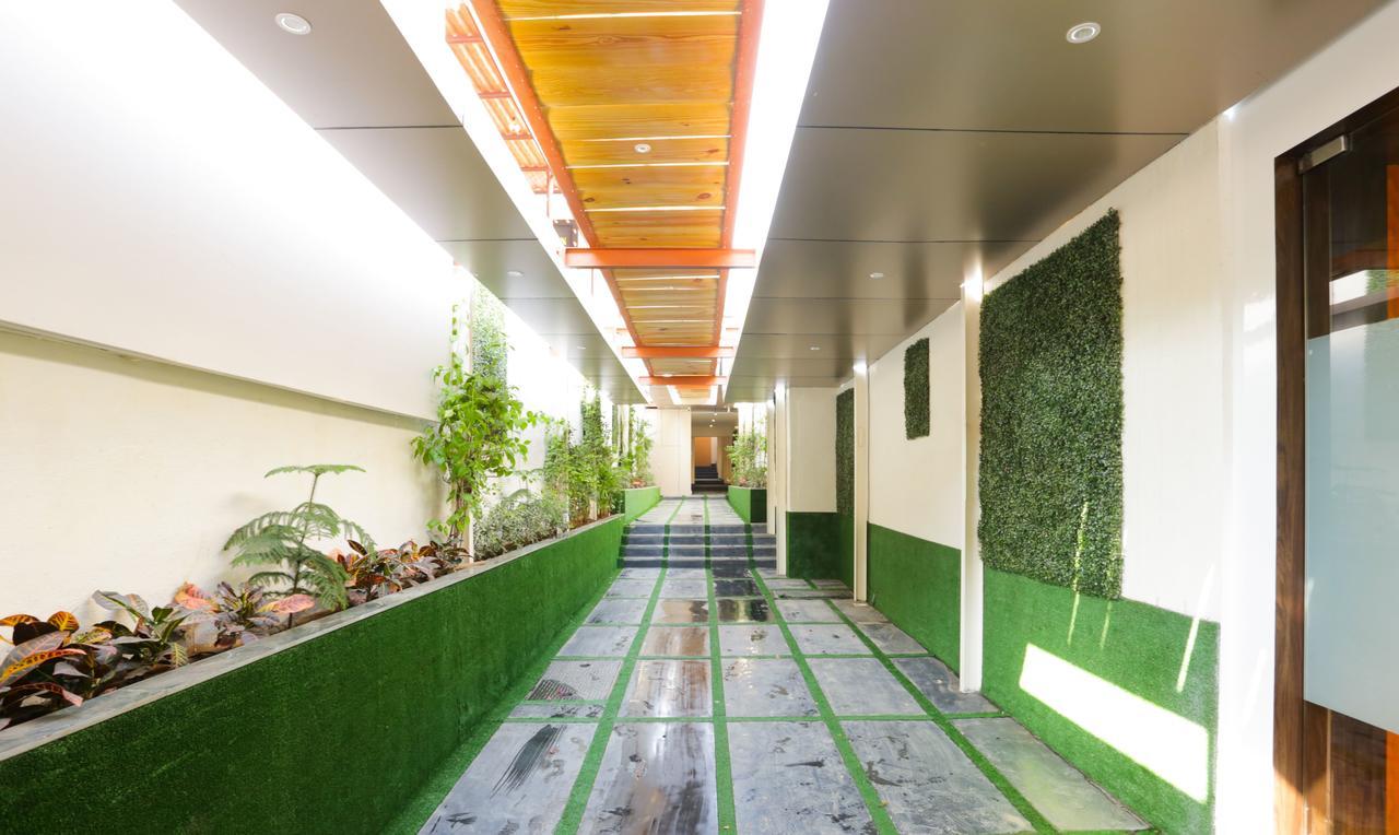 Fabexpress Golden Tulipz Hotel