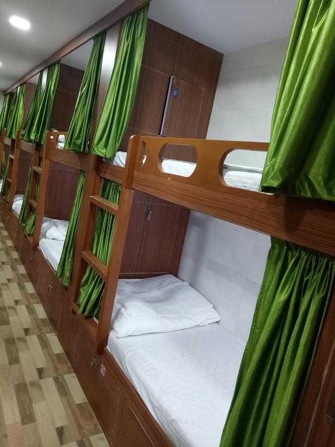 Royal Hostel *