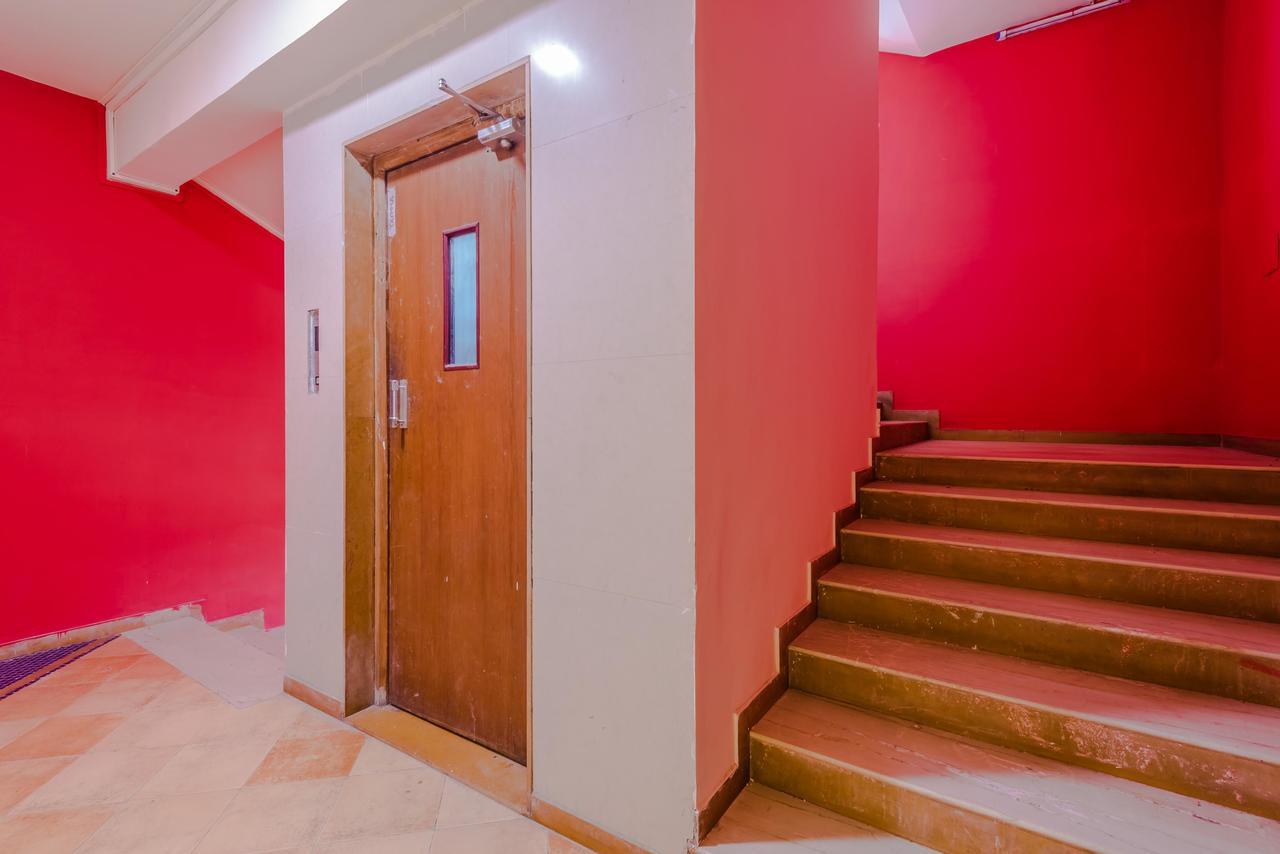 Oyo Flagship 389 Maitri Park Chembur Hotel Mumbai