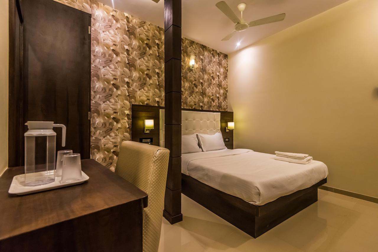 Hotel Atlas Grand Andheri East 3*